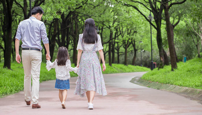 梦见我生了很漂亮女孩