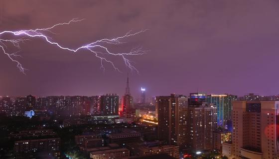 梦见打雷劈是什么意思 梦见打雷劈有什么预兆