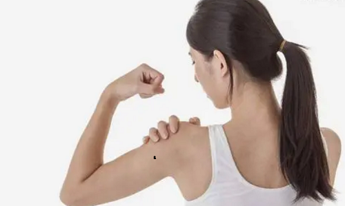左手臂长有痣的女人好不好呢 女人左手臂上长痣代表什么预兆