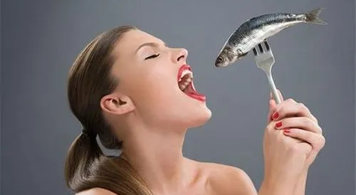 梦见吃鱼是什么预兆女性 梦见好多鱼是什么预兆女性
