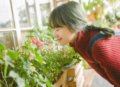 属兔本命年戴红绳戴法